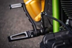 Fußrastenanlage Grand Prix Schwarz -Thunderbike 31 74 180 3